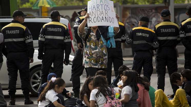 En Oaxaca prohíben adopción y créditos a deudores alimentarios   