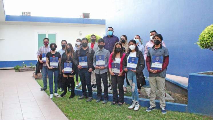 Concluyen bachilleres curso de astrobiología en el CECAD-UABJO