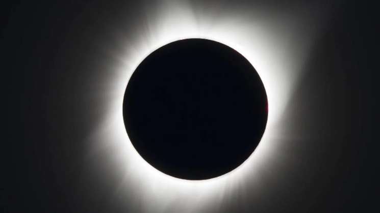 Publican fotos del eclipse total de sol en el Polo Sur