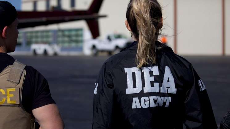 Cuatro mandos y nueve agentes de la DEA operarán en México 