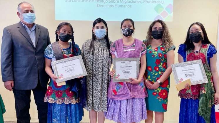 Premia IOAM a ganadoras del 5° Concurso de Ensayo sobre Migración