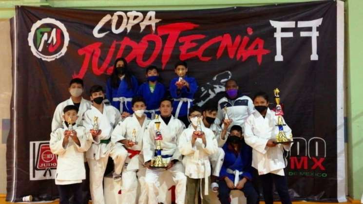 Equipo estatal de judo regresa con 11 trofeos de Copa Judotecnia