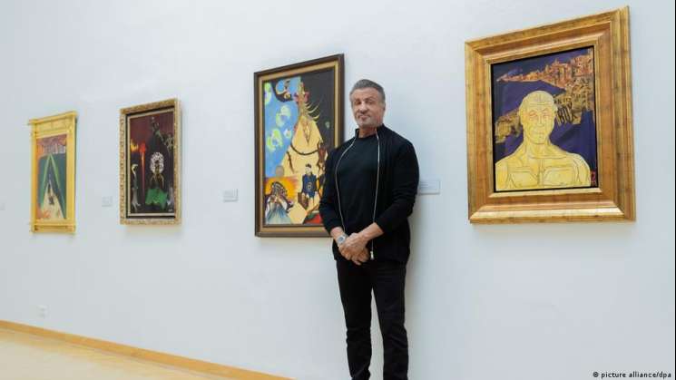  Sylvester Stallone expone en Alemania sus obras de arte