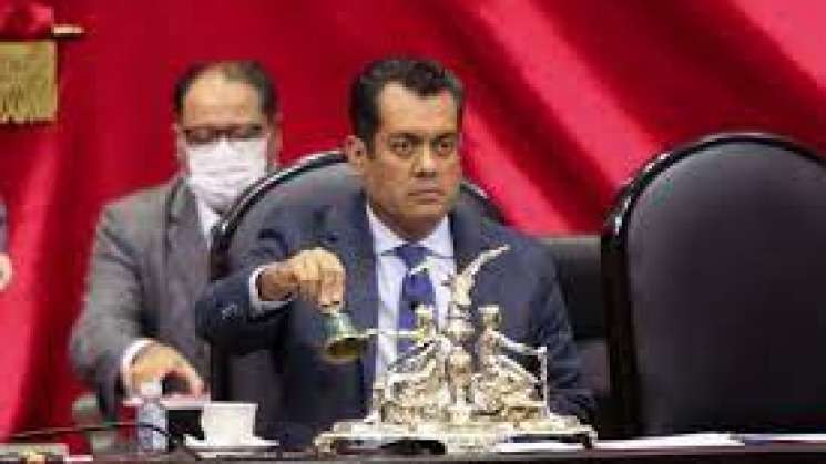 Retirarán denuncias penales contra consejeros del INE