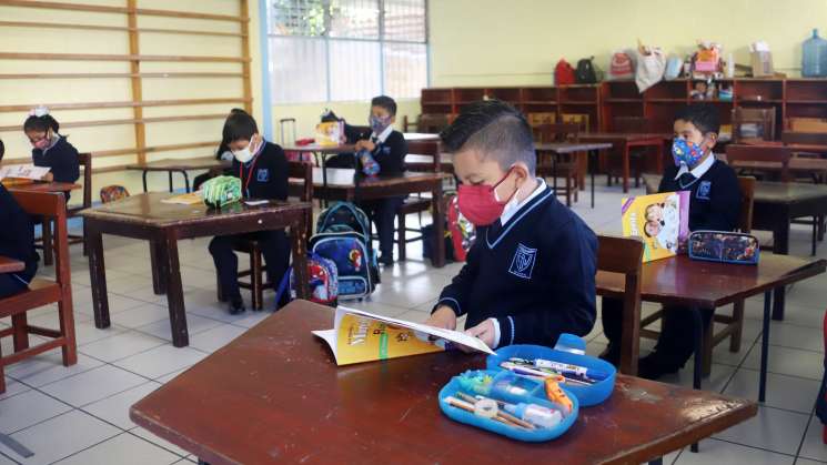 Regresan alumnos de nivel básico a clases este lunes 3 de enero
