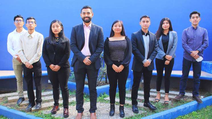 Estudiantes de UABJO ganan Concurso Estatal de Litigación Oral 