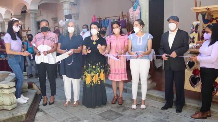 Inicia Feria artesanal de la Sororidad en la Biblioteca Central  