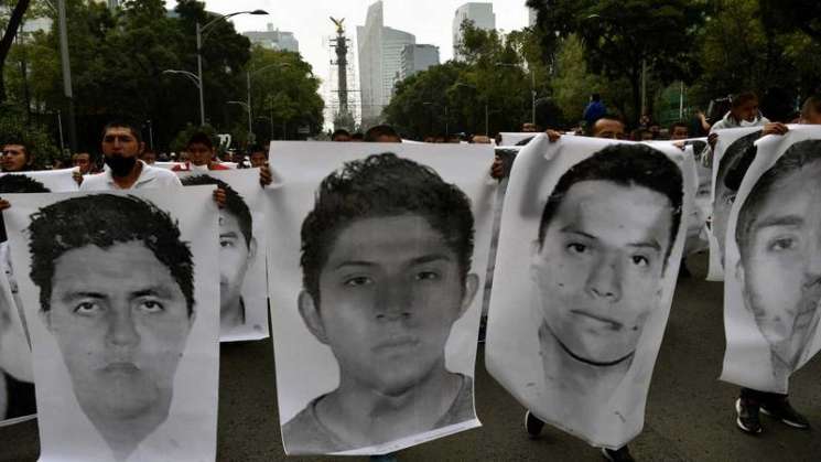 Anuncia AMLO primer informe público sobre Ayotzinapa