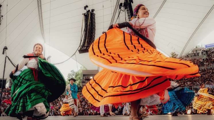 Celebrando 90 años, la Guelaguetza regresa a Oaxaca
