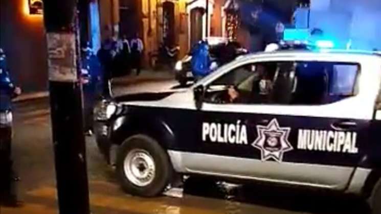 Niños por vender dulces son detenidos por 10 policías en Oaxaca