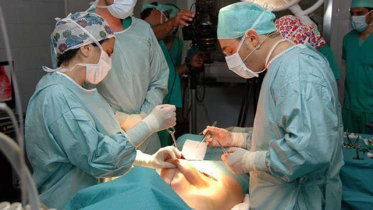 Revelan primer padrón de falsos cirujanos plásticos en México