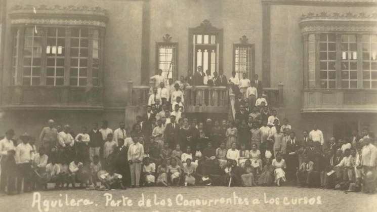 AGEO publica exposición fotográfica sobre maestr@s del siglo XX