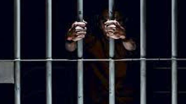 Por red de espionaje vinculan a proceso a exfuncionario de Segob 