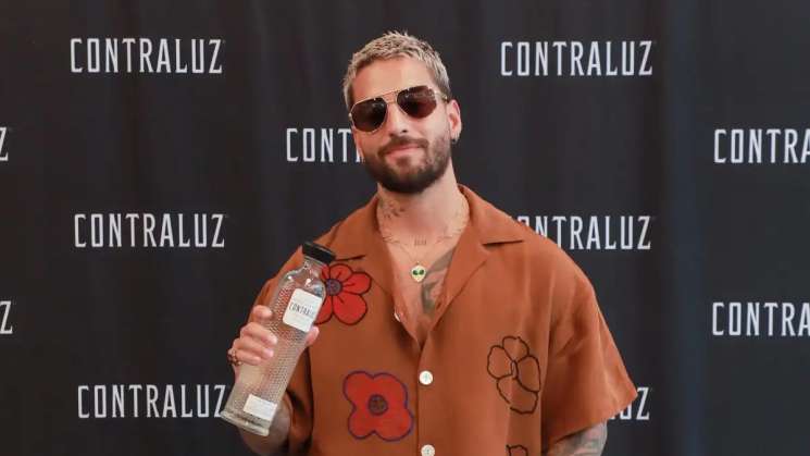 Entre protestas presenta Maluma su marca de Mezcal en Oaxaca
