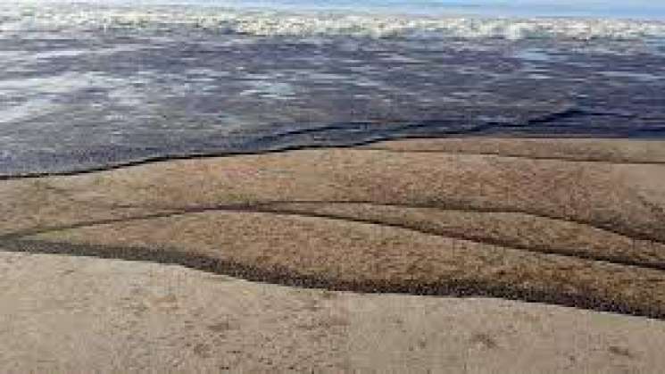 Derrame de Pemex contamina 4 playas del istmo de Tehuantepec