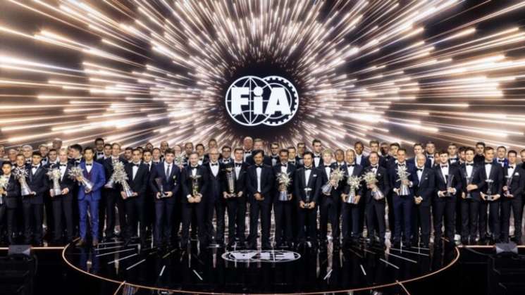 Prohíbe la FIA a pilotos hacer declaraciones políticas