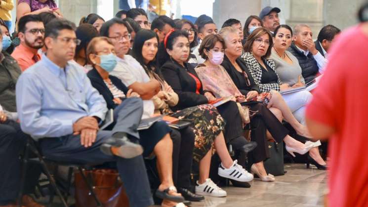 Gabinete en pleno asiste a capacitación sobre igualdad de género 