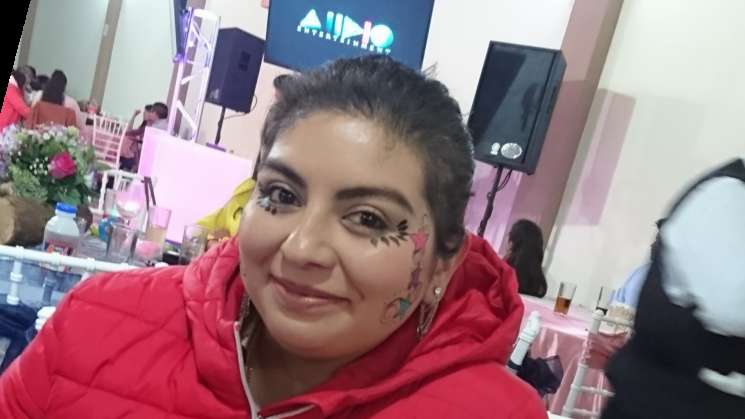 Voces de las ausencias/Fanny; Muerta por dentro pero de pie