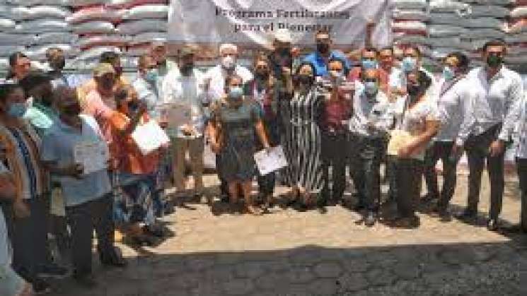 Programa de entrega gratuita de fertilizantes se amplia al país