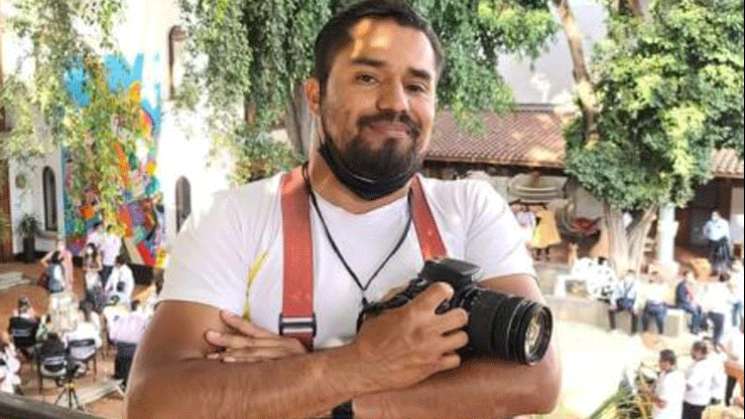 En Oaxaca, golpean a reportero por cubrir linchamiento de mujer