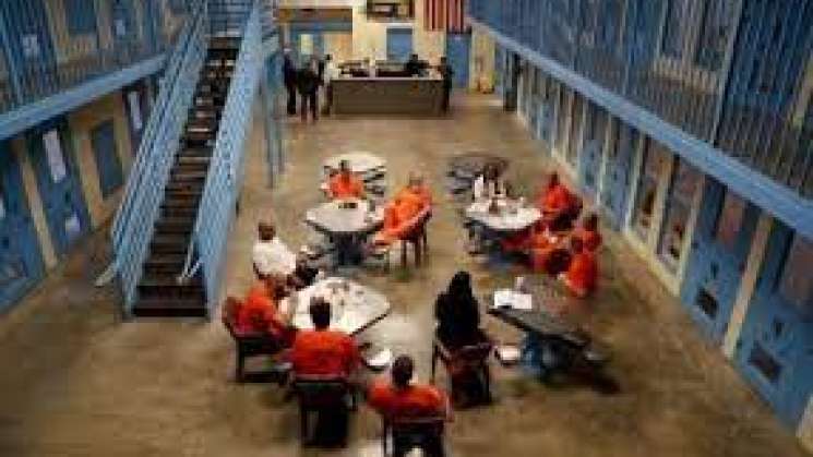 Hay trato humano con Chapo Guzmán asegura buró de prisiones en EU