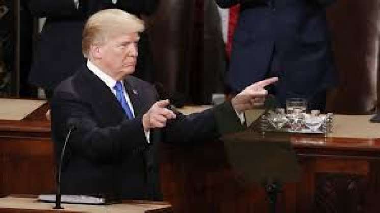 Recibe Trump multa de casi 1mdd por demanda contra Clinton