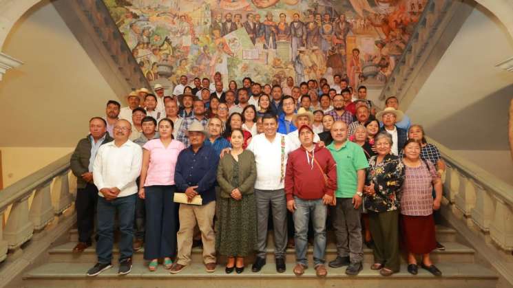 Llama Gobernador de Oaxaca a los pueblos a trabajar en unidad  