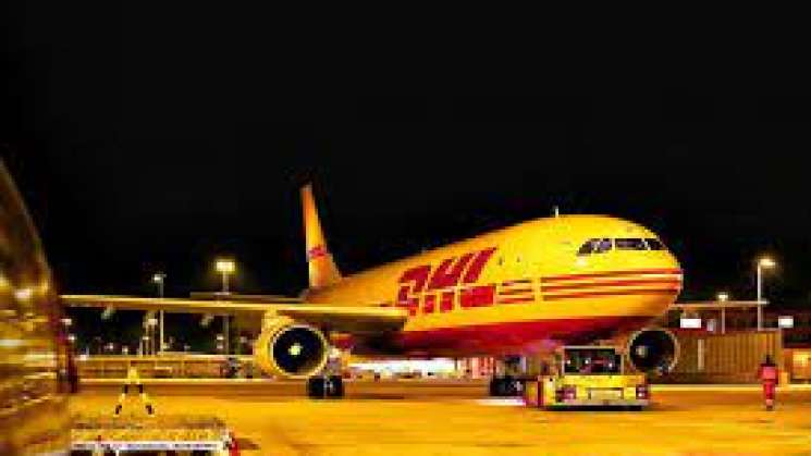 Confirma AMLO que DHL quiere operar desde el AIFA
