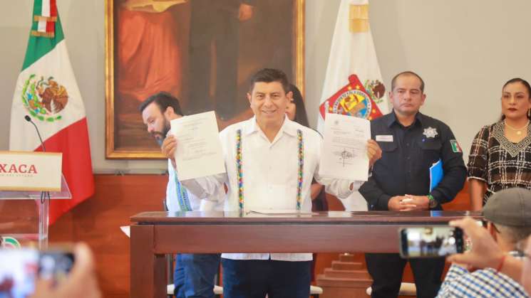 Firma SJ promulgación de Ley de Revocación de Mandato en Oaxaca