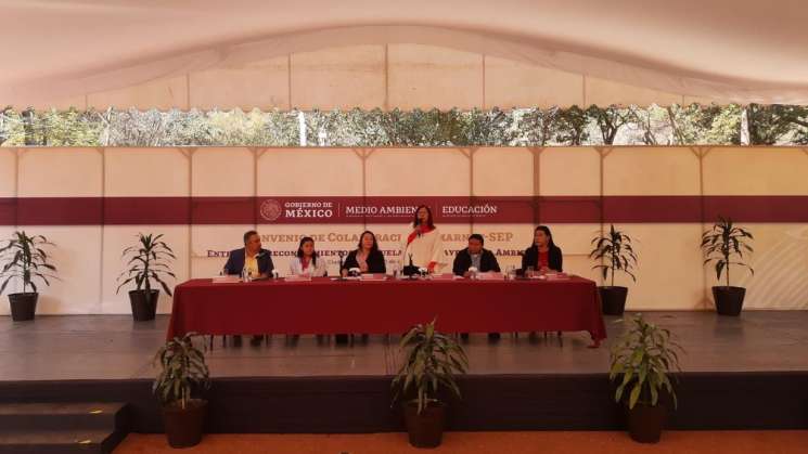 Galardonan a universitarios oaxaqueños con Premio Nacional 