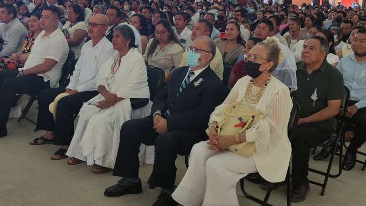 Apadrina Salomón Jara Boda Colectiva en Oaxaca 