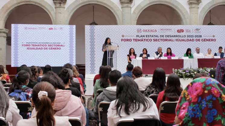 Voces oaxaqueñas contribuyen a construcción del PED 2022-2028