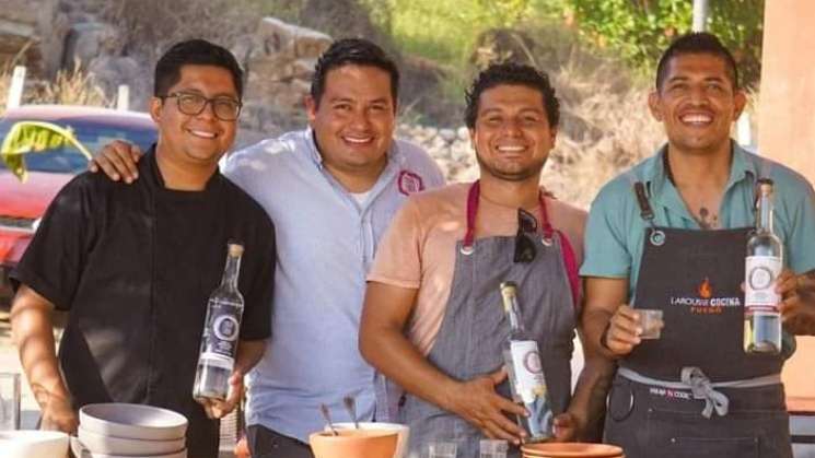 Crean colectivo de cocineros en Puerto Escondido