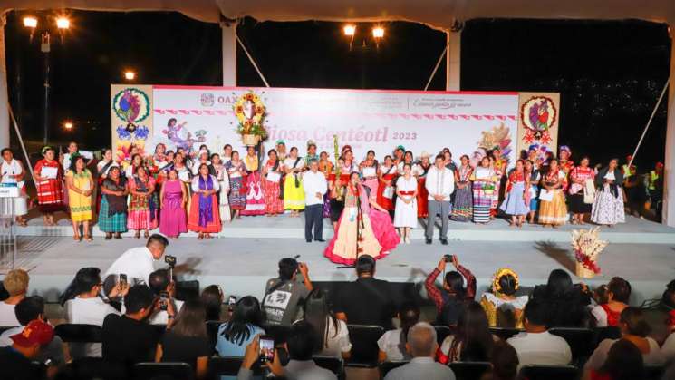 Leticia Santiago Guzmán de Santiago Yaitepec es la Diosa Centéotl