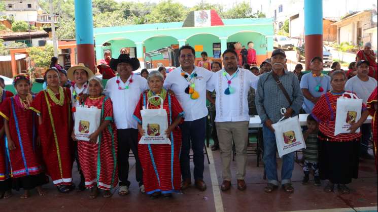 Inicia Alfabetización para Bienestar en Río Venado, zona Triqui