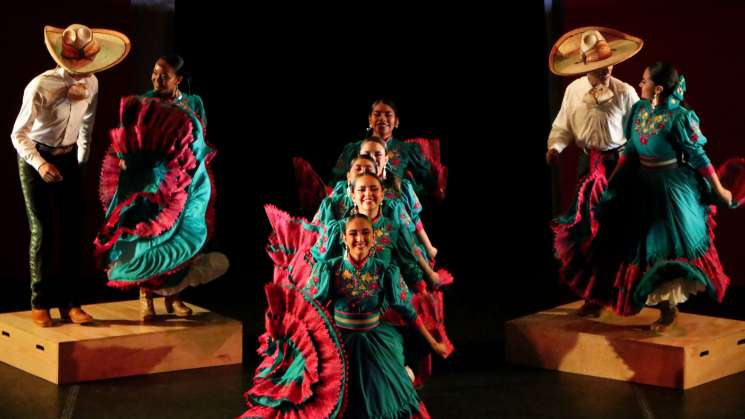 Celebra la Escuela Nacional de Danza Folklórica su 45 aniversario