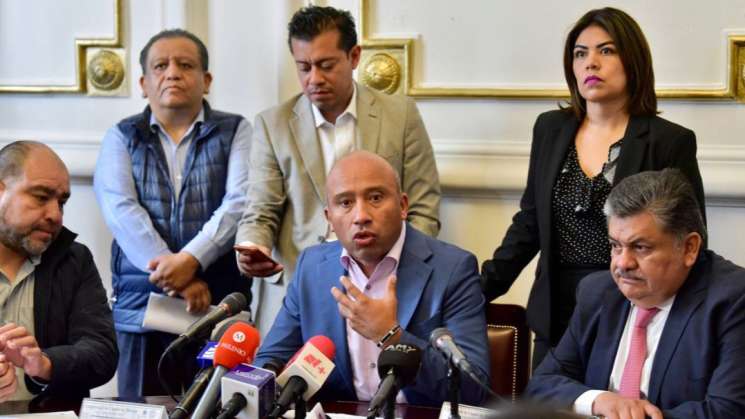 Otorgan amparo a UNPF para que SEP no entregue libros de texto