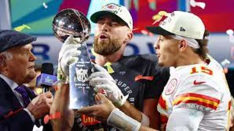  Kansas City Chiefs gana el lVII superbowl al vencer a Eagles 