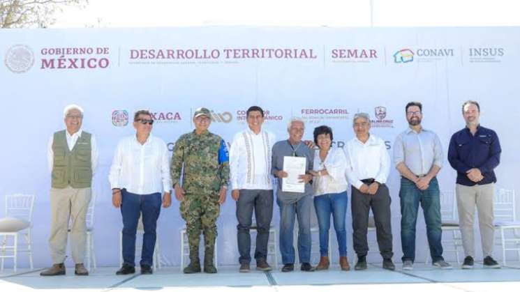 Inaugura Salomón Jara fraccionamiento Ferrocarril Interoceánico  