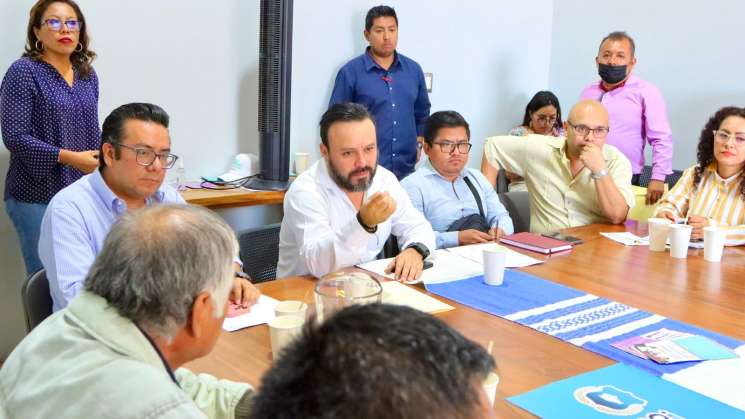 Dan atención a pobladores de San Pedro el Alto, Zimatlán