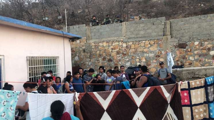 85 migrantes son rescatados en Oaxaca tras presunto secuestro 