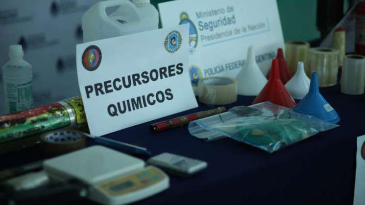 Regulan Cofepris y Marina a proveedores de precursores químicos