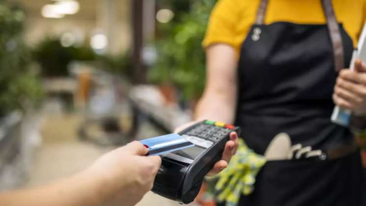 Diputados prohiben cobro de comisión por pago con tarjeta 