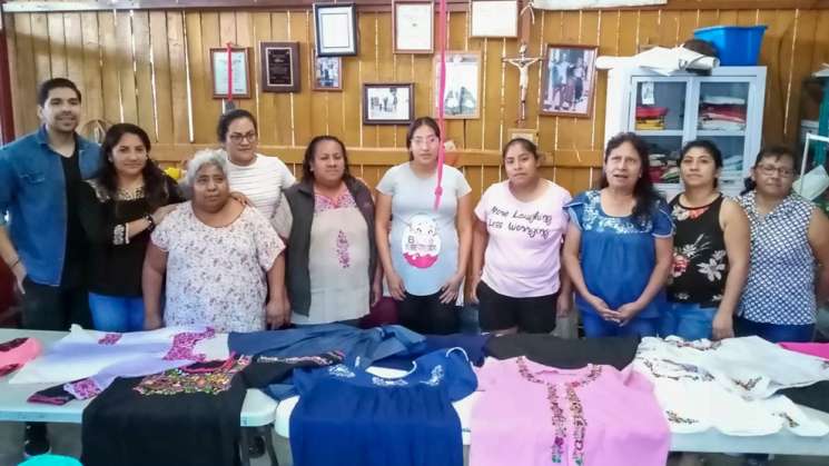 Artesanas de San Antonino Castillo Velasco preservan su bordado