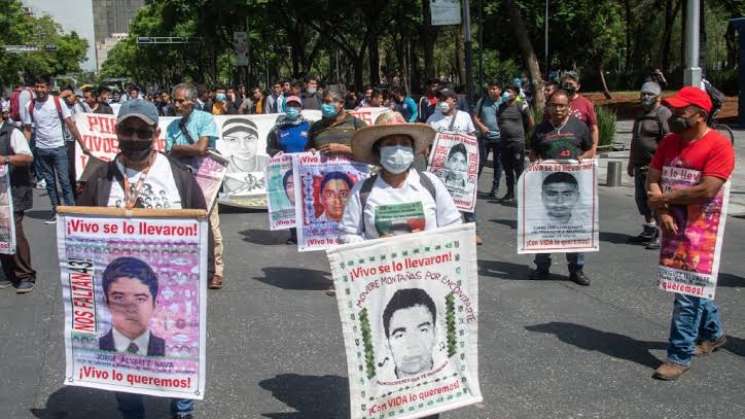 En junio AMLO recibirá a familiares de los 43 normalistas