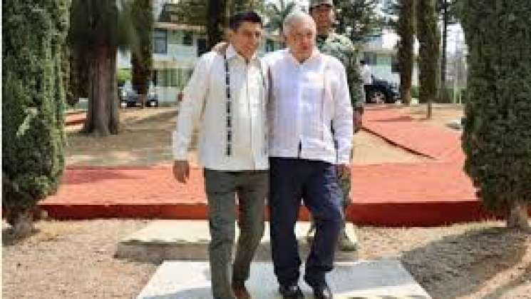 Realiza AMLO gira por Oaxaca, supervisará obras