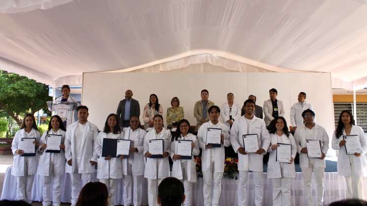  Concluye estudiantado Ciclos Clínicos con formación sólida   