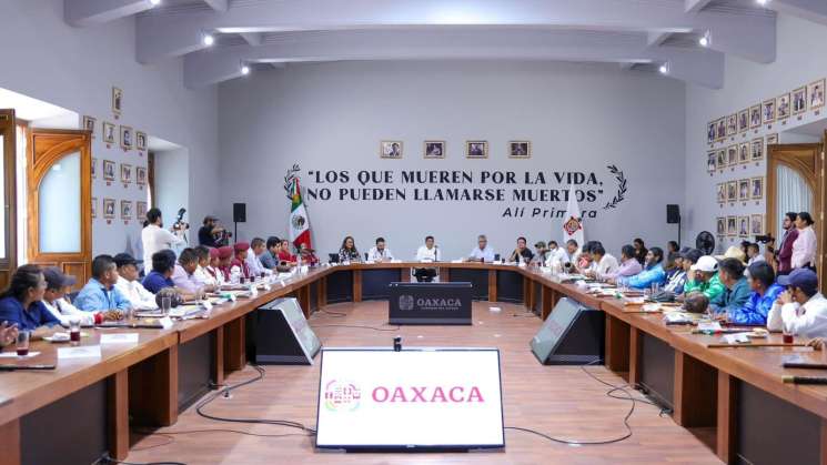  Atiende Gobierno de Oaxaca planteamiento del MULT    