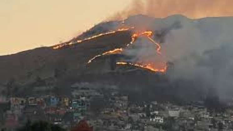  Atiende Coesfo incendio en la agencia San Juan Chapultepec
