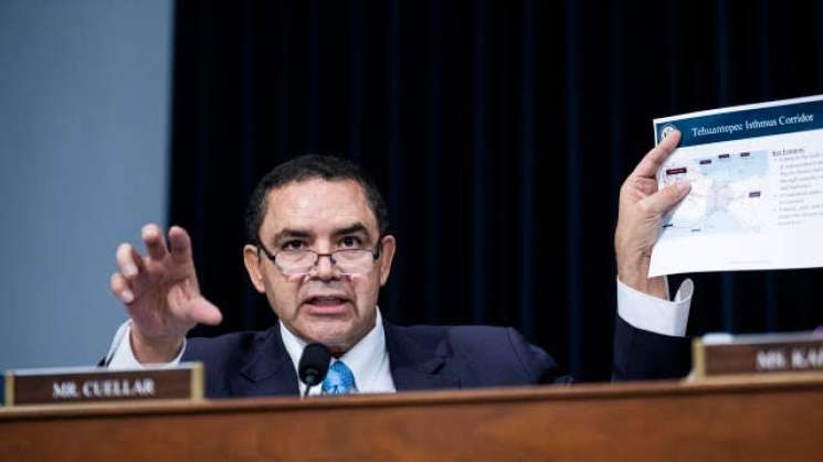 Revelan pagos de sobornos de Salinas Pliego a congresista de EU